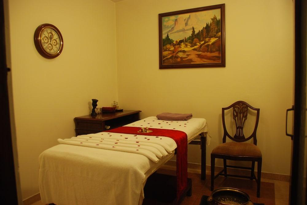 מלון Namah Nainital, A Member Of Radisson Individuals Retreats מראה חיצוני תמונה