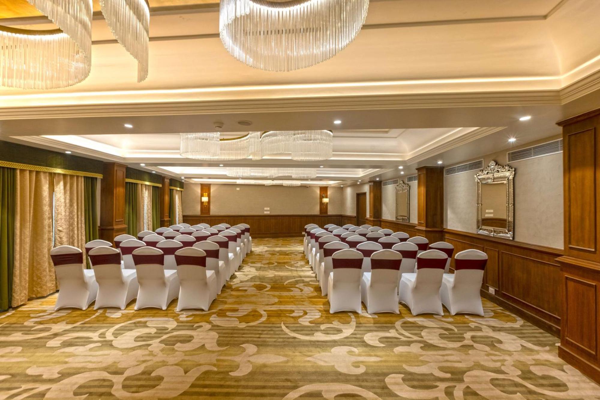 מלון Namah Nainital, A Member Of Radisson Individuals Retreats מראה חיצוני תמונה