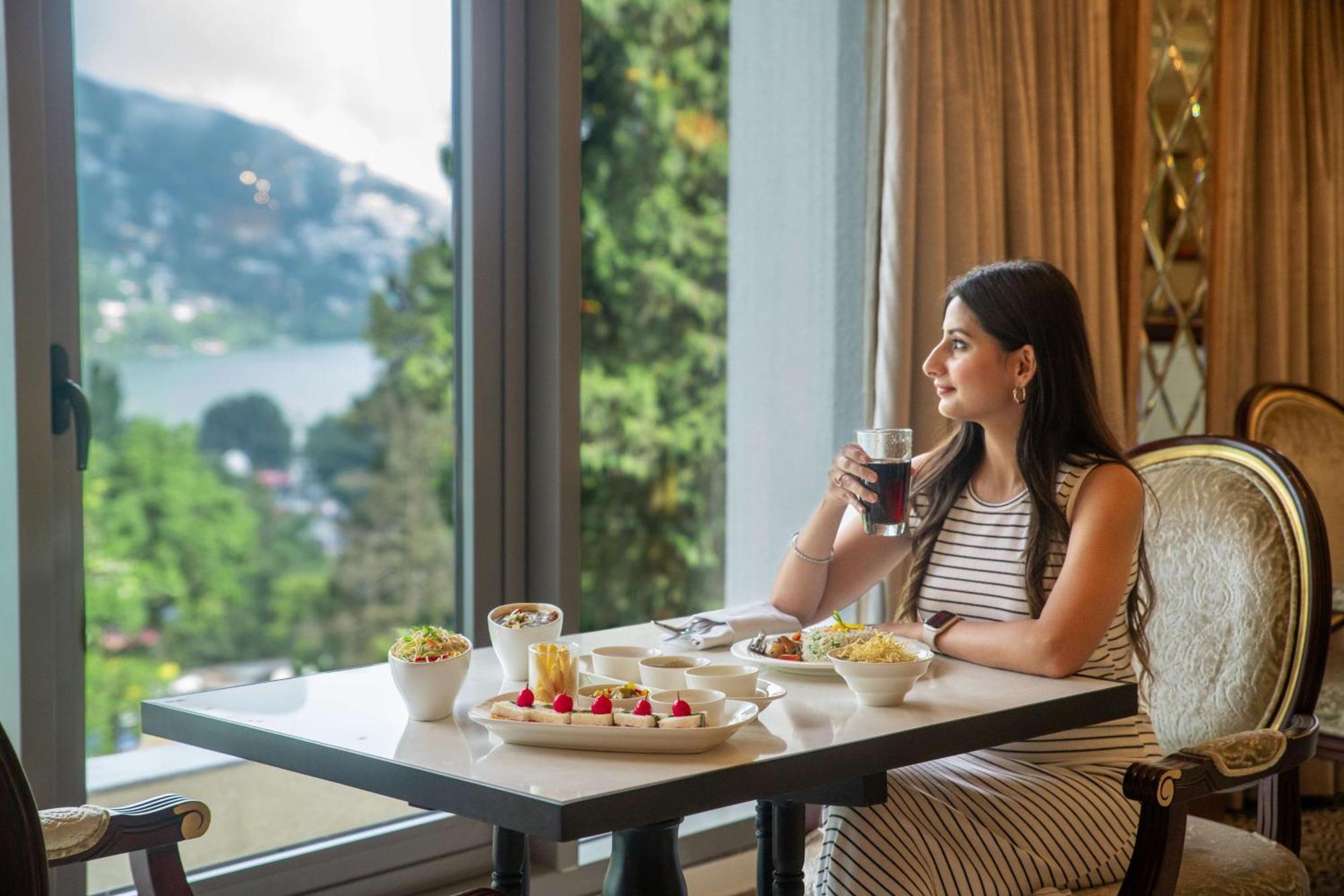 מלון Namah Nainital, A Member Of Radisson Individuals Retreats מראה חיצוני תמונה