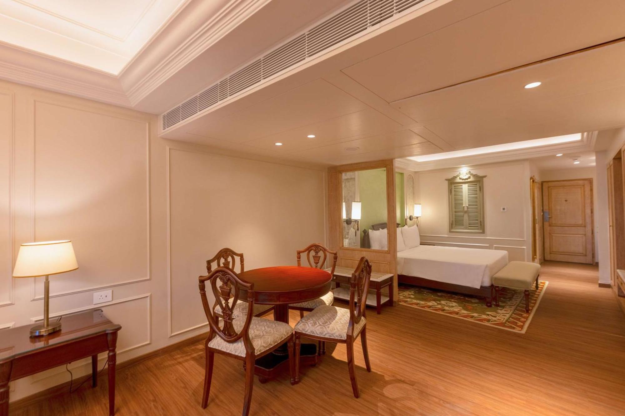 מלון Namah Nainital, A Member Of Radisson Individuals Retreats מראה חיצוני תמונה