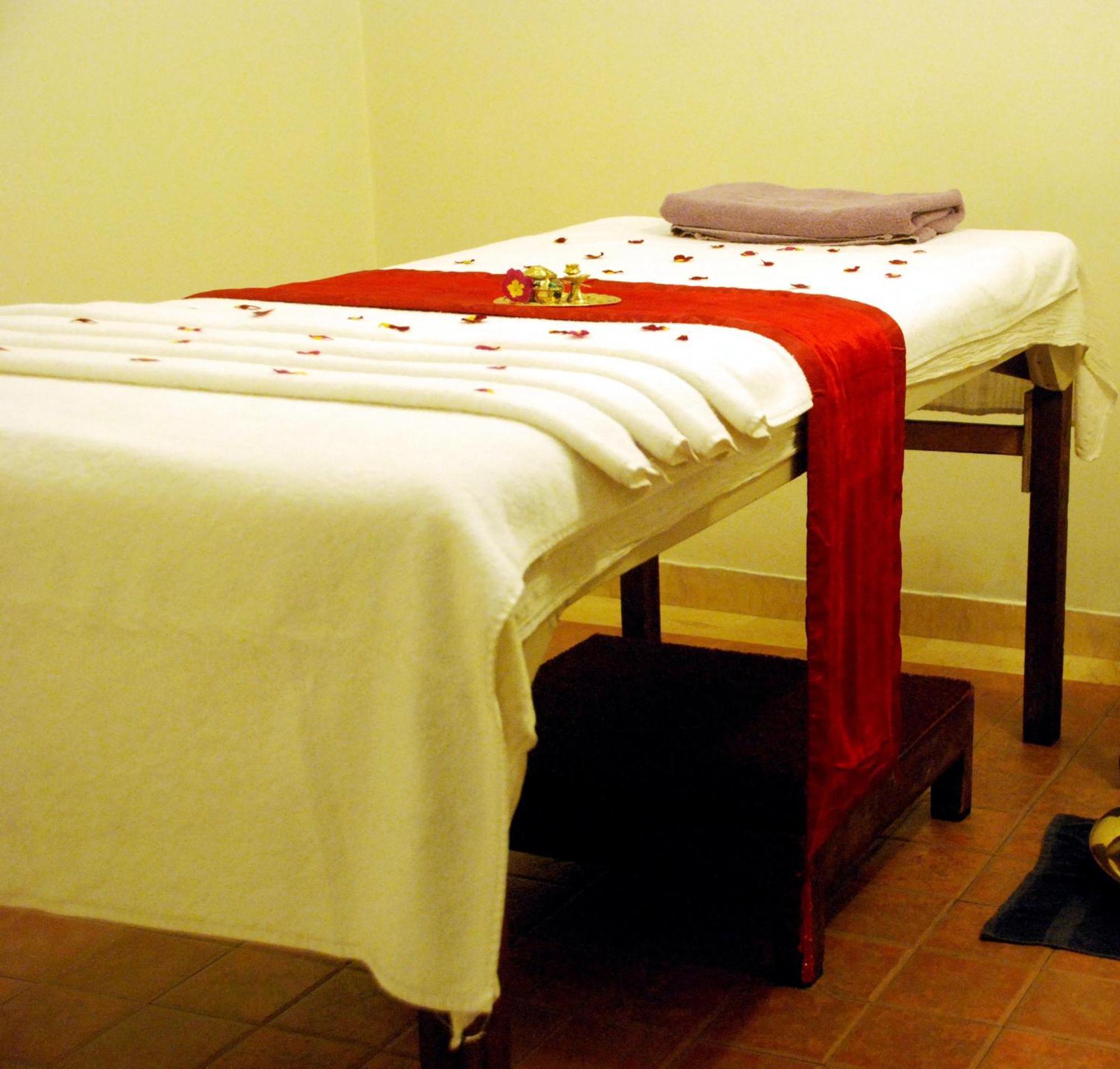 מלון Namah Nainital, A Member Of Radisson Individuals Retreats מראה חיצוני תמונה