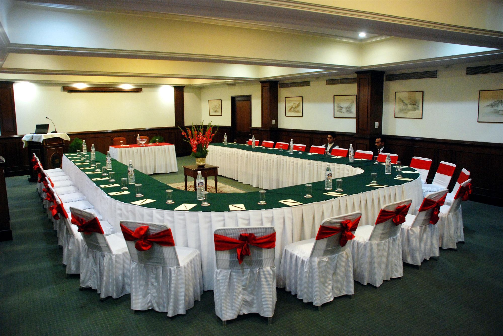 מלון Namah Nainital, A Member Of Radisson Individuals Retreats מראה חיצוני תמונה